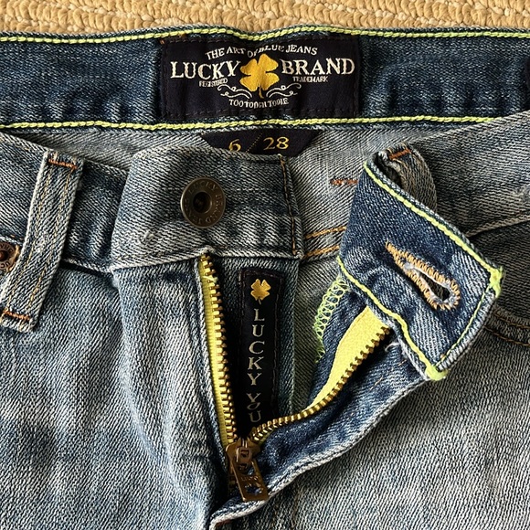 Lucky Brand (the Riley Jean shorts) - Picture 6 of 6